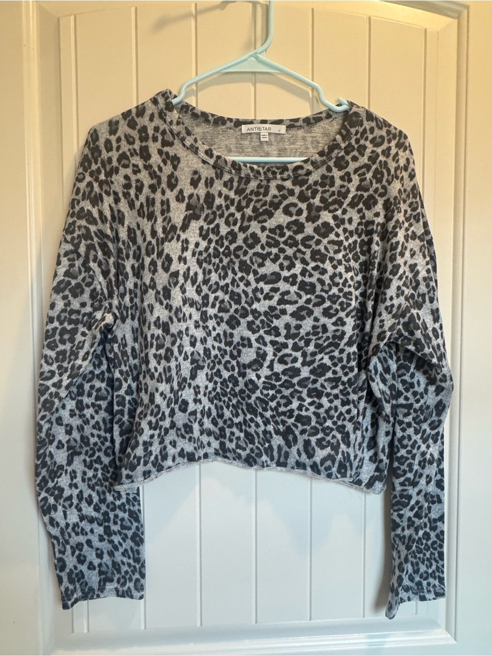 Gray Leopard Print cropped Sweater
